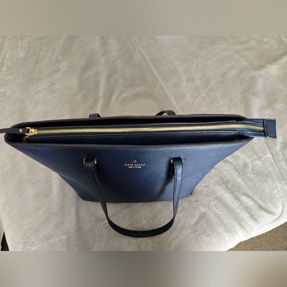 Gorgeous Kate Spade Tote Purse, Navy Blue - Picture 13 of 15